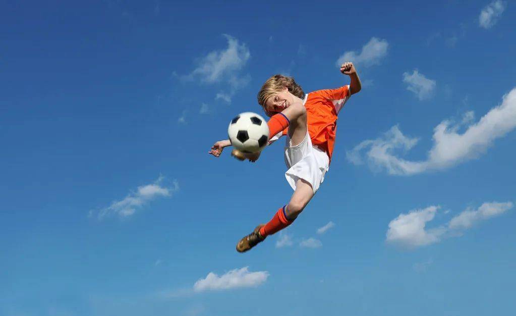 皇马19岁球星陷绝境，父亲引圣经怒怼俱乐部，一月转会成定局？